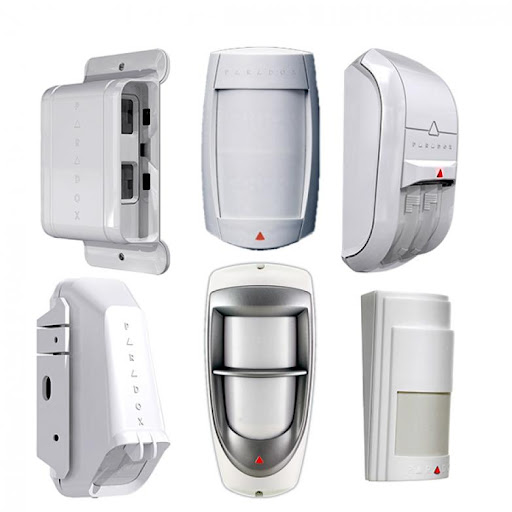 The Paradox Series of motion detectors combines advanced features and patented technologies ensuring a high level of detection and false alarm prevention with outdoor and pet-friendly digital motion sensors.